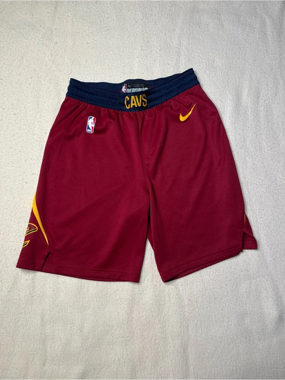 Nike NBA Cleveland Cavaliers Red Basketball Shorts Mens 34 M Lebron James Jersey